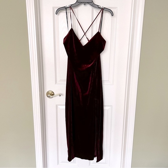 NWOT Bardot Velvet Slip Dress (Wine Red) - size US 8 - Picture 1 of 12